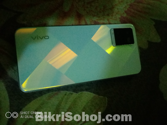 Vivo y21